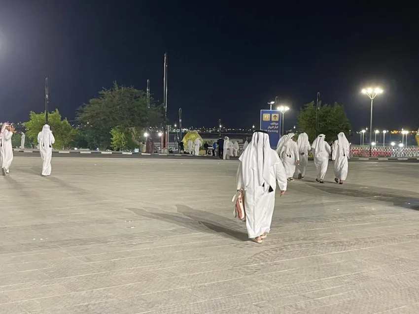 Armando Melgar Catarís abandonando el juego inaugural