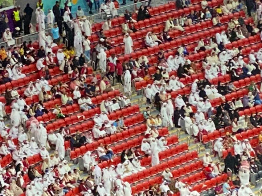 Carlos Ponce de León Afición de Qatar abandonó el encuentro inaugural