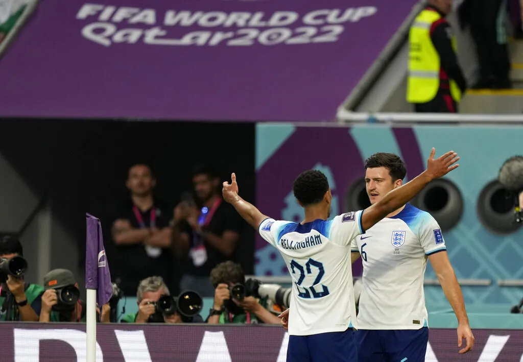 AP Inglaterra festeja un gol ante Irán