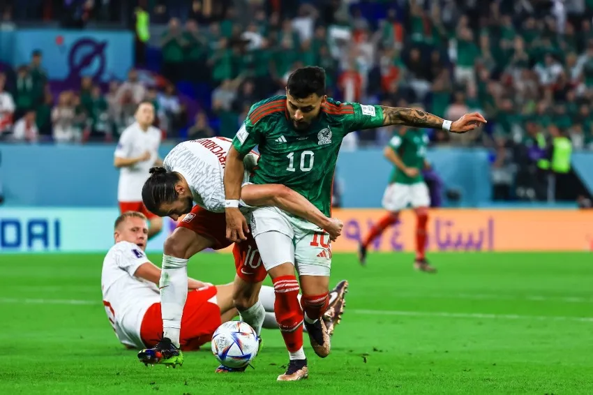 MIGUEL PONTÓN Alexis Vega en el juego vs Polonia