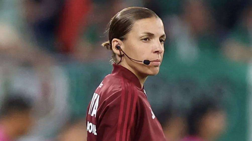 AP Frappart en el encuentro de México