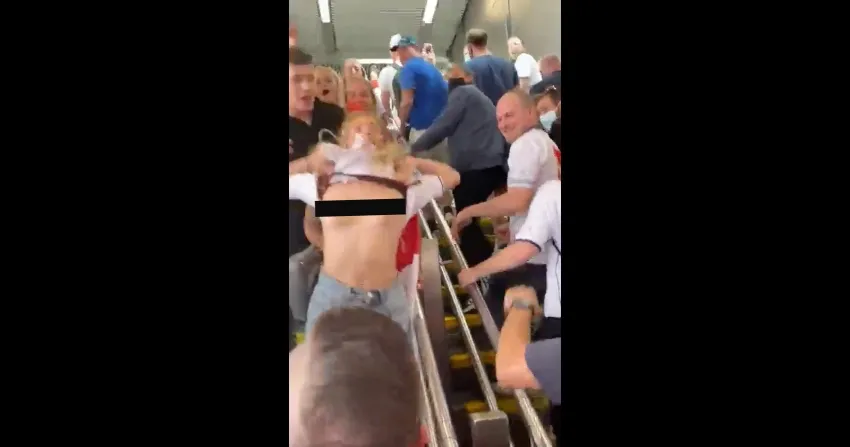 CAPTURA DE PANTALLA Aficionada inglesa hace 'topless' en Qatar