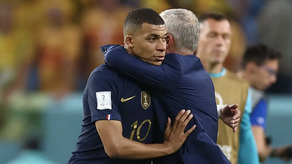 AP Mbappé y Deschamps
