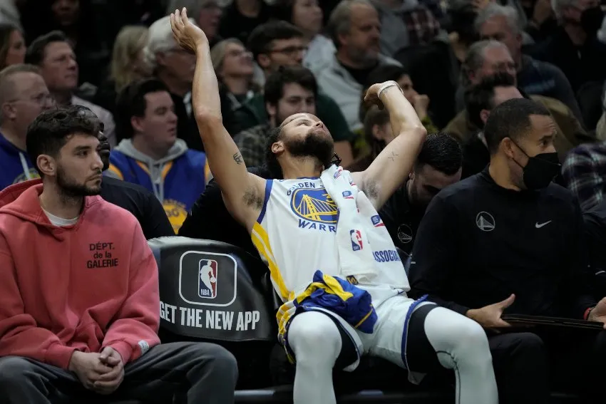 AP Curry tras su lesión