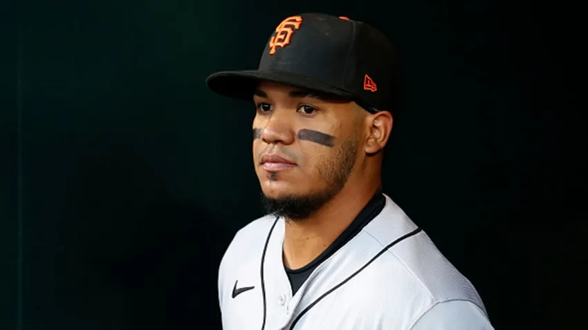 AP Thairo Estrada en un juego de Giants