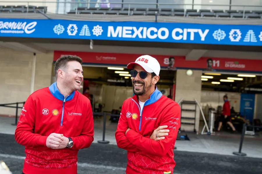 TWITTER: @LUCASDIGRASSI Lucas Di Grassi en la Ciudad de México