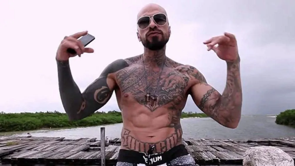 ESPECIAL El vocalista del Cartel de Santa en la grabación de un video