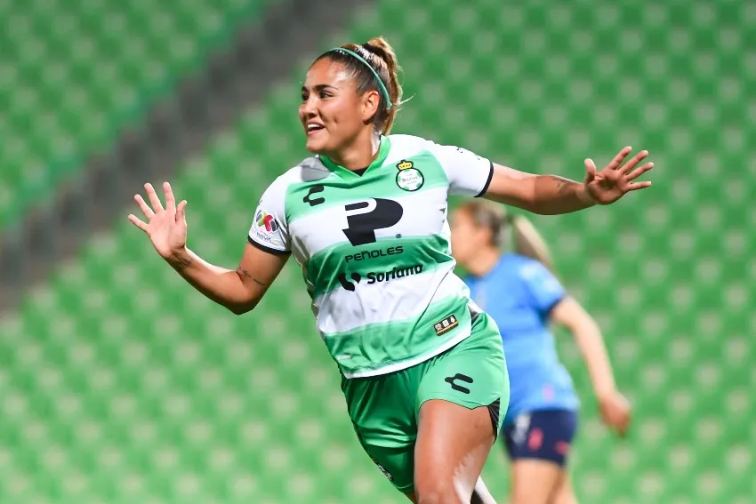 MEXSPORT Alexia Villanueva en celebracioón de gol