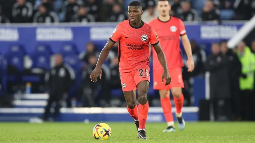 AP Caicedo en un juego del Brighton