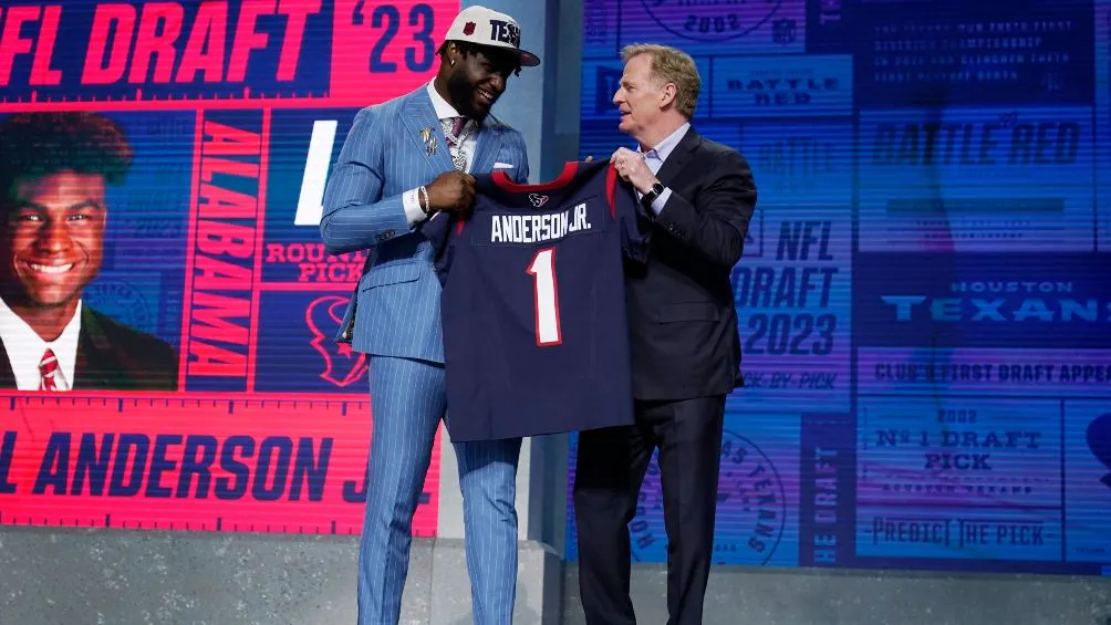 AP Los Texans tuvieron dos selecciones en los primeros tres picks
