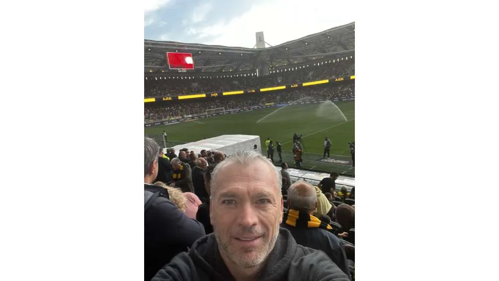 TWITTER @JLHB33 El presidente de Atlético de Morelia pudo ver un juego del AEK