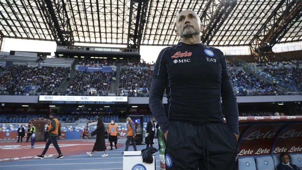 AP Luciano Spaletti tuvo que sacar a Lozano tras haberse lesionado