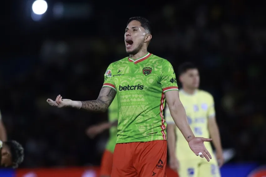 MEXSPORT Carlos Salcedo en un juego de Juárez
