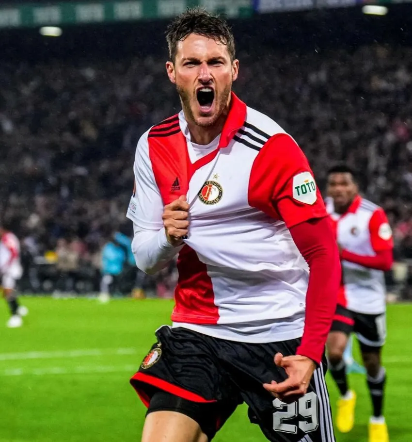 INSTAGRAM: @sant.gimenez Santi Giménez en celebración de gol