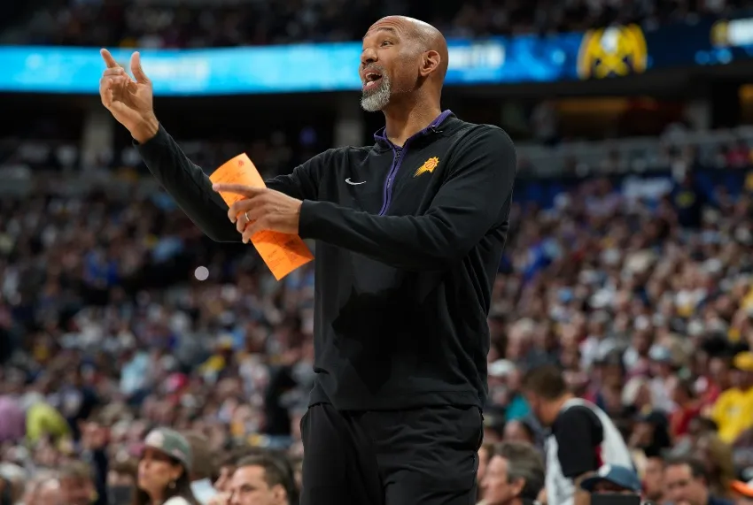 AP Monty Williams fue despedido por los Suns