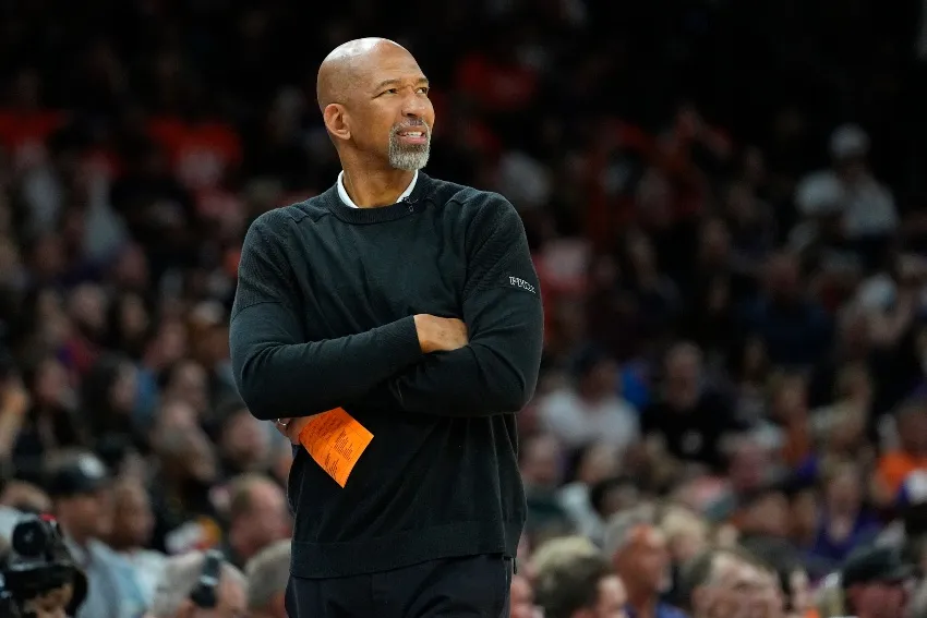 AP Monty Williams fue despedido por los Suns