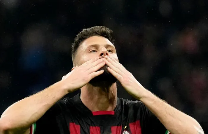 AP Olivier Giroud celebrando un gol ante la Sampdoria