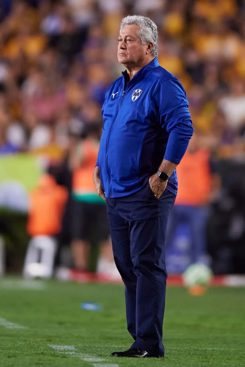 MEXSPORT Vucetich en un partido con Monterrey