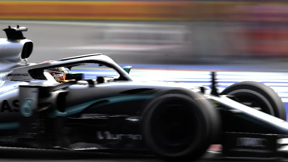 MEXSPORT Lewis Hamilton en carrera con Mercedes