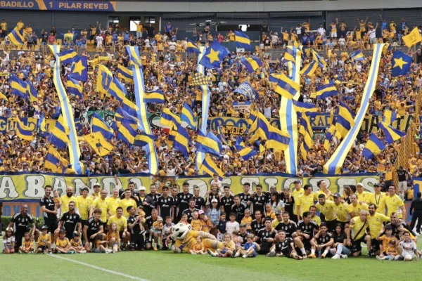 Twitter @TigresOficial 25 mil aficionados asistieron al entrenamiento abierto de Tigres