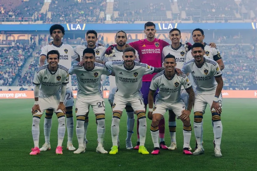 TWITTER: @LAGalaxy CH14 fue titular ante Charlotte con LA Galaxy