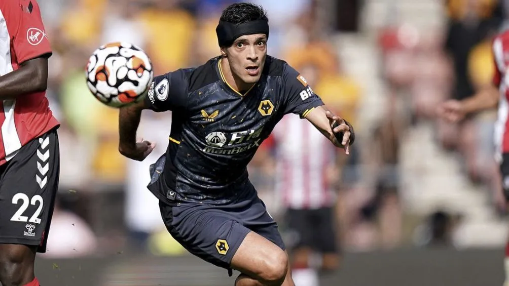 AP Jiménez en un partido con el Wolverhampton