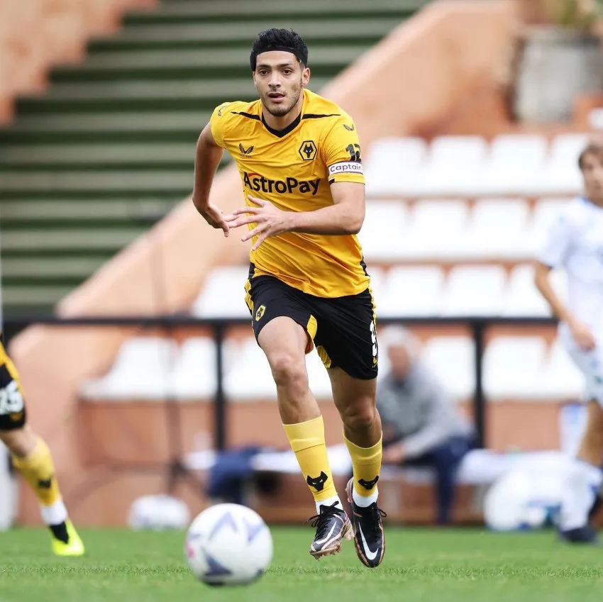 INSTAGRAM: @raulalonsojimenez9 Jiménez en un partido de los Wolves