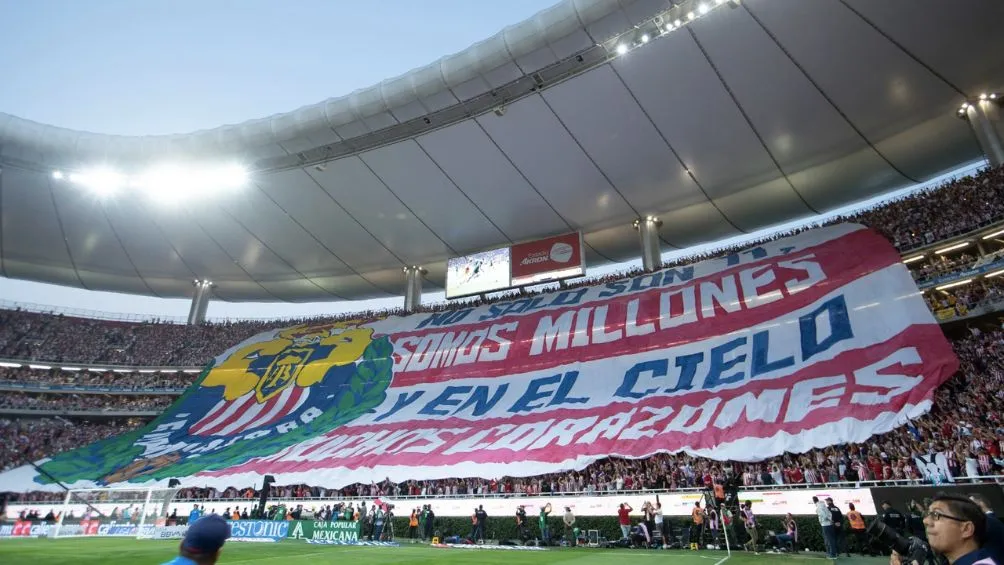 MIGUEL PONTÓN El grupo de animación de Chivas también fue castigado