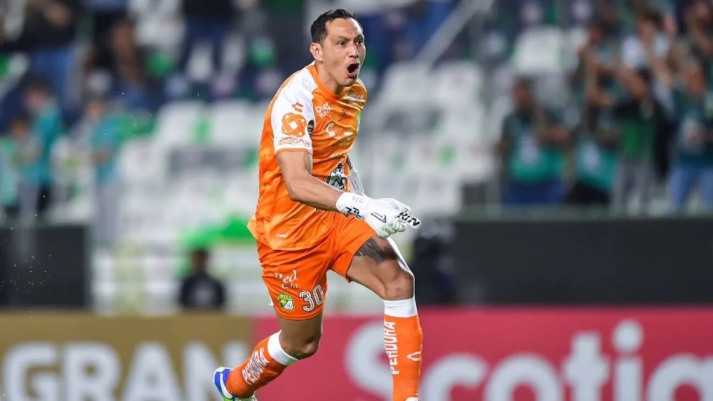 MEXSPORT Rodolfo Cota celebrando uno de los goles de León