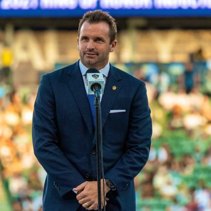 TWITTER @mlsargentinaok Chris Klein da un mensaje previo al inicio de un partido