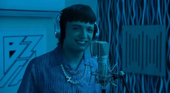 TWITTER @elpesopluma Peso Pluma cantando en la BZRP Music Sessions #55