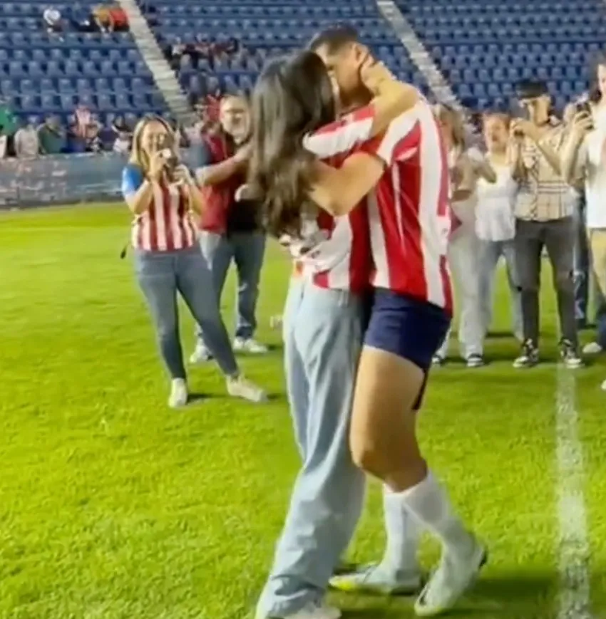 CAPTURA DE PANTALLA | RÉCORD Tepa González pidió matrimonio