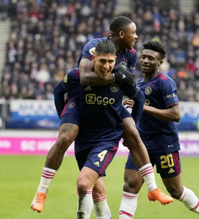 INSTAGRAM @edsonnalvarez Edson Álvarez festeja su gol con sus compañeros