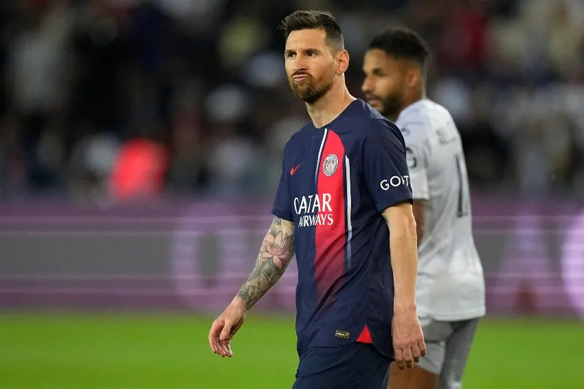 AP Messi en su último juego con el PSG