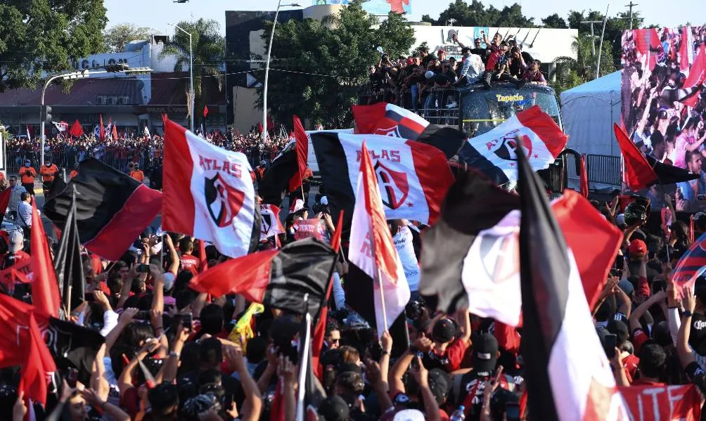 MEXSPORT La afición rojinegra festeja el título