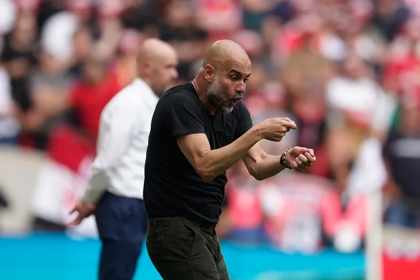 AP Pep Guardiola en un partido del Manchester City