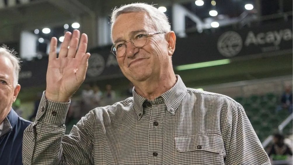 MEXSPORT Ricardo Salinas Pliego en el estadio de Mazatlán