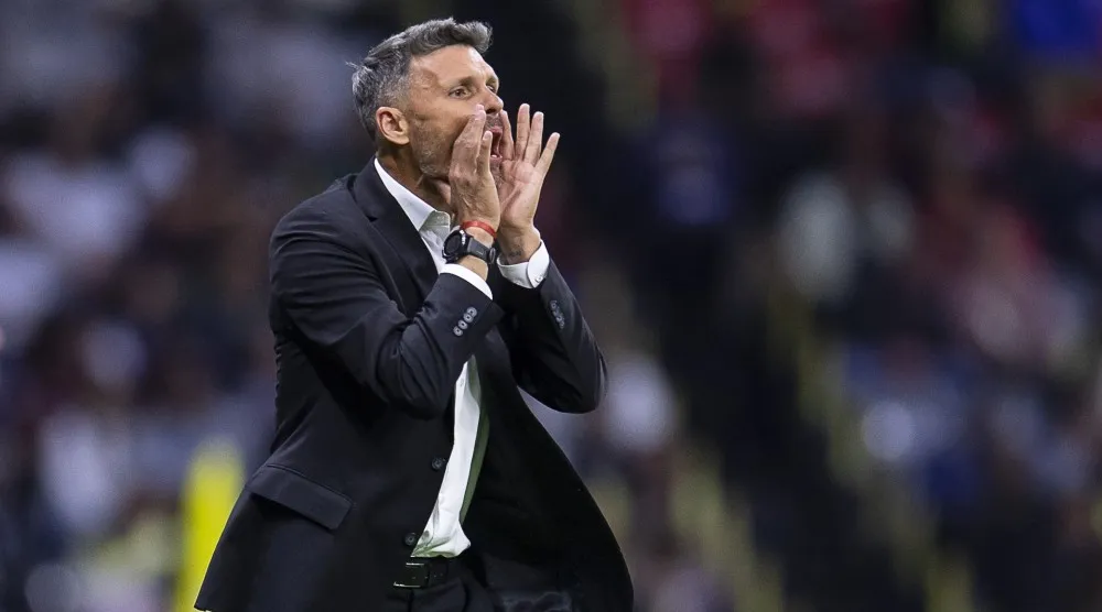 MEXSPORT Fernando Ortiz se quejó de la cancha del BBVA