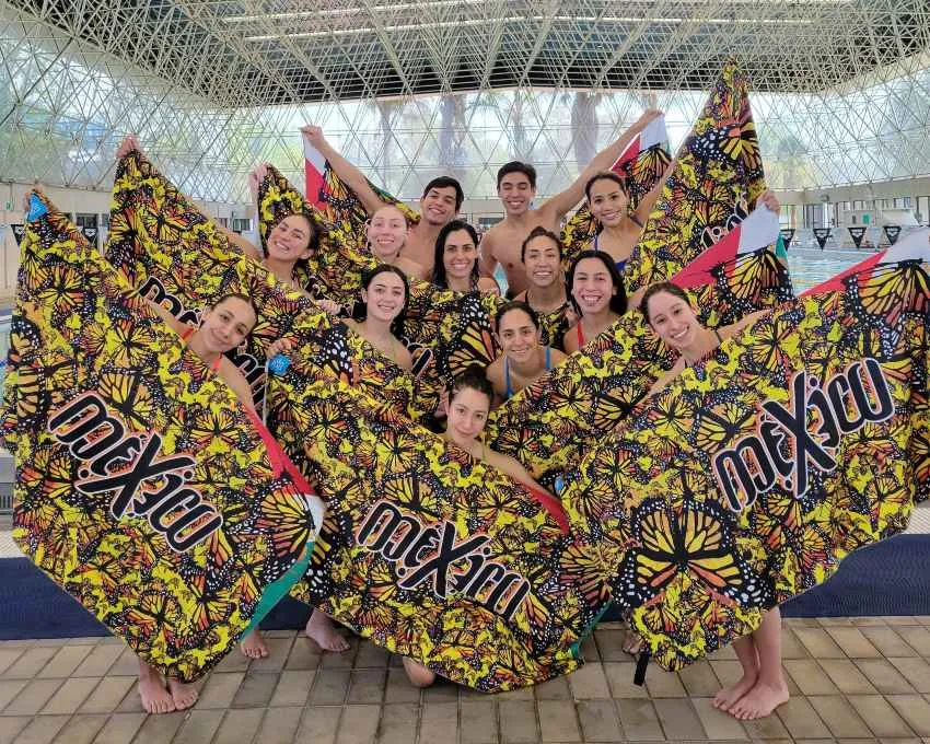 TWITTER: @NuriaDiosdado Equipo de Natación tras su éxito en competiciones de Egipto