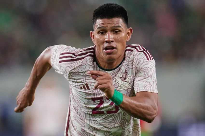 MEXSPORT Gallardo en el juego ante Camerún