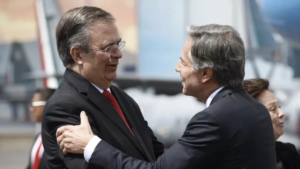 AP Ebrard saludando al Jefe de Estado norteamericano