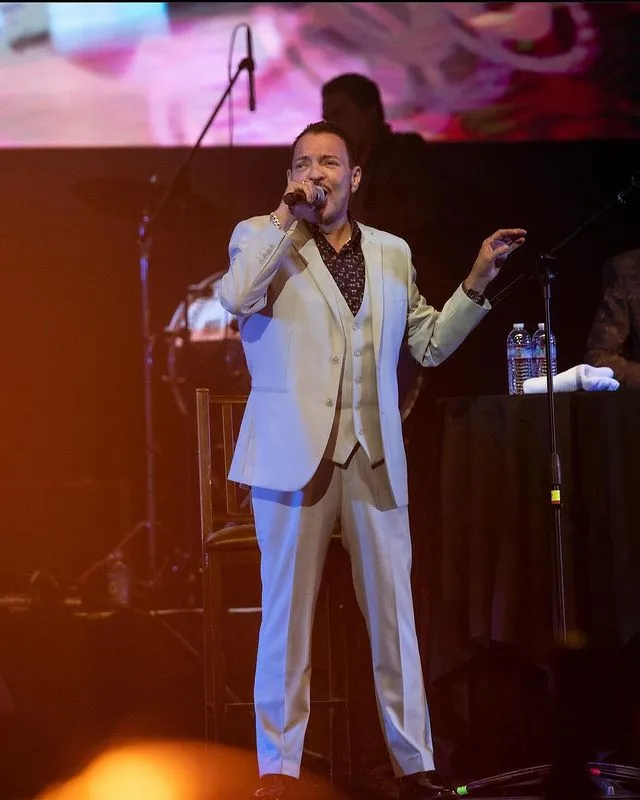 INSTAGRAM: @juliopreciado_oficial Julio Preciado en un concierto