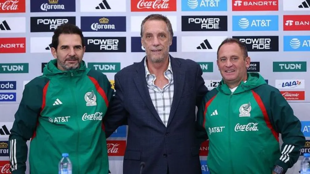 INSTAGRAM: @miseleccionmx Duilio Davino y Rodrigo Ares de Parga en su presentación