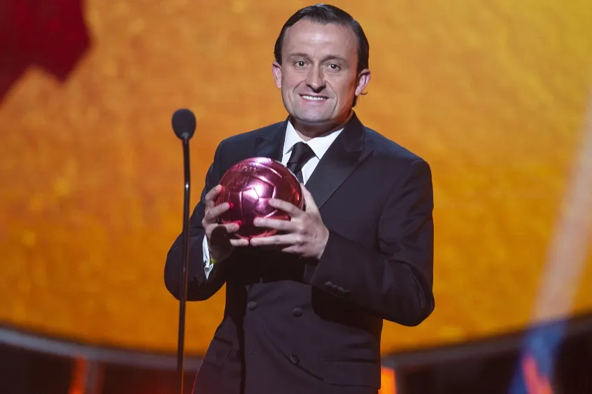 MEXSPORT Presidente de la Liga MX en la entrega de Balón de Oro