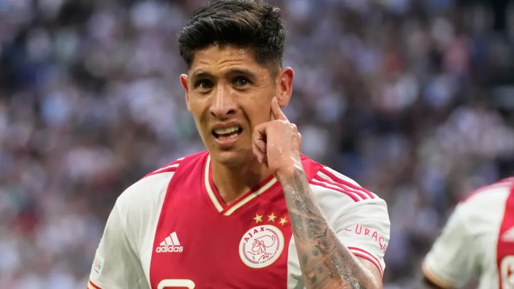 AP Edson Álvarez con el Ajax