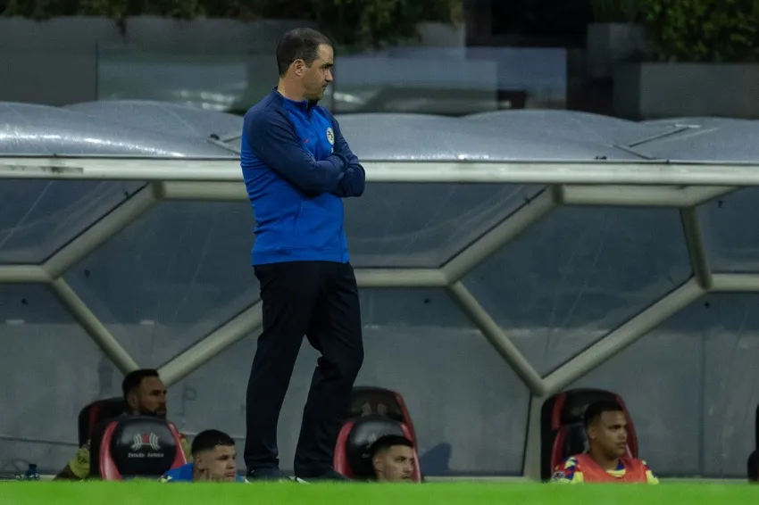 MIGUEL PONTÓN Jardine en su debut como DT del América