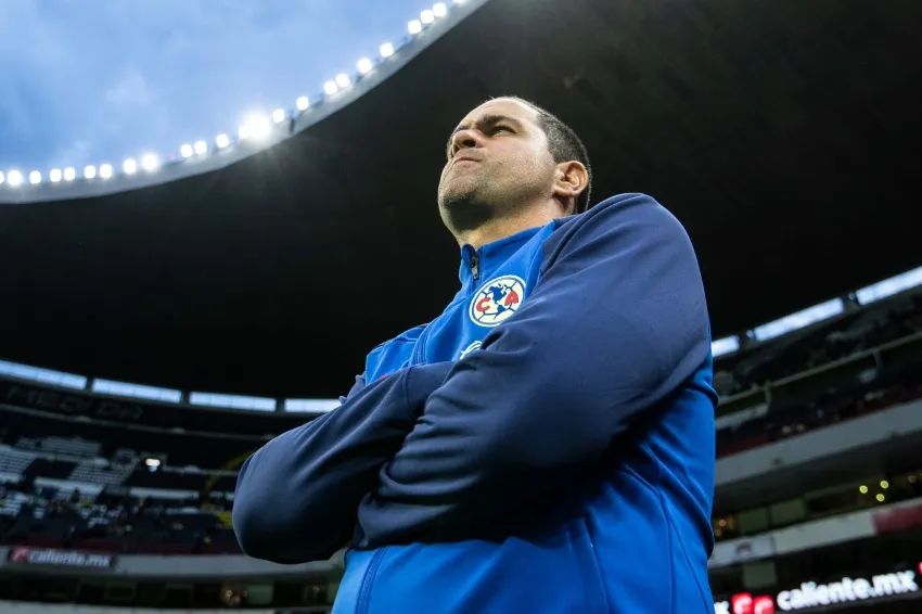 MIGUEL PONTÓN Jardine en su debut como DT del América