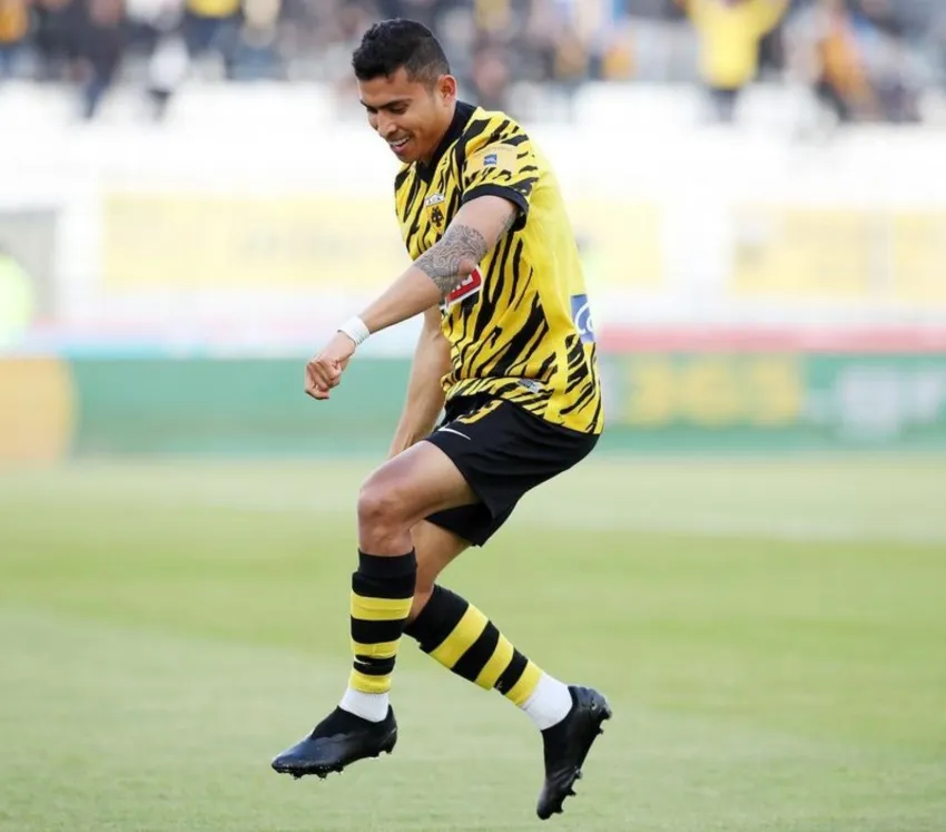 @orbelin7pineda Pineda en celebración de gol