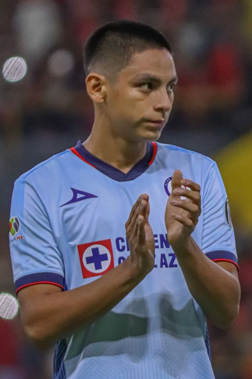 MEXSPORT Luis Iturbide en su debut con Cruz Azul
