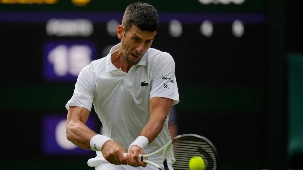AP Novak Djokovic durante un partido